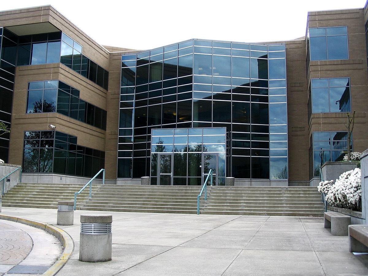 Eingang von Gebäude 17 auf dem Microsoft-Campus in Redmond, Microsoft Quartalszahlen