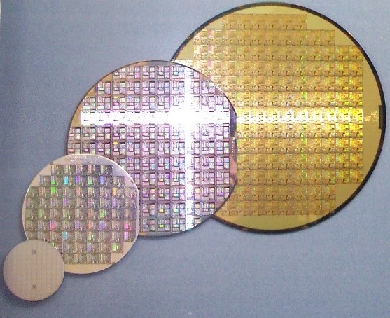 Silizium-Wafer von 2 bis 8 Zoll, Symbolbild für Chipaktien wie Infineon, AMD und Broadcom